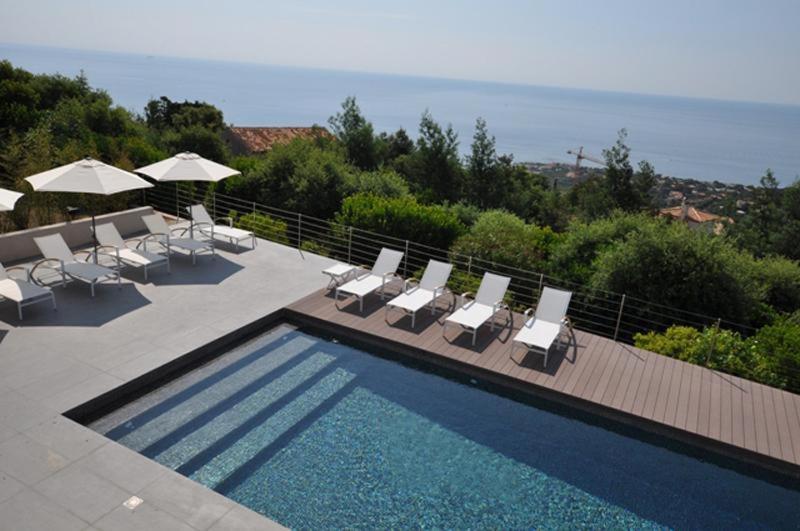 Vue Panoramique Sur La Baie De St Tropez Villa Les Issambres Ngoại thất bức ảnh